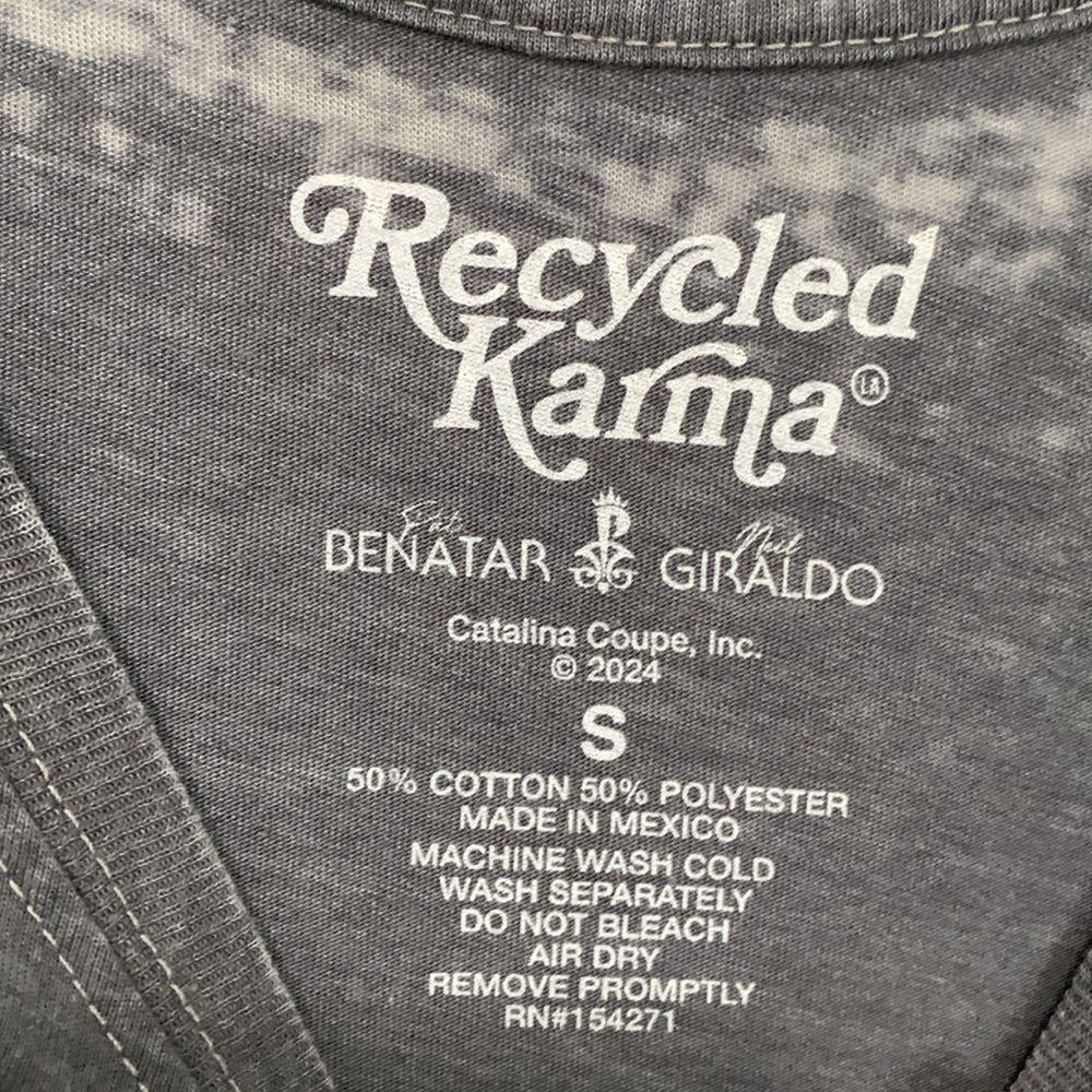 NWOT Pat Benatar & Neil Giraldo Love Is A Battlefield Tee RECYCLED KARMA - Picture 4 of 5